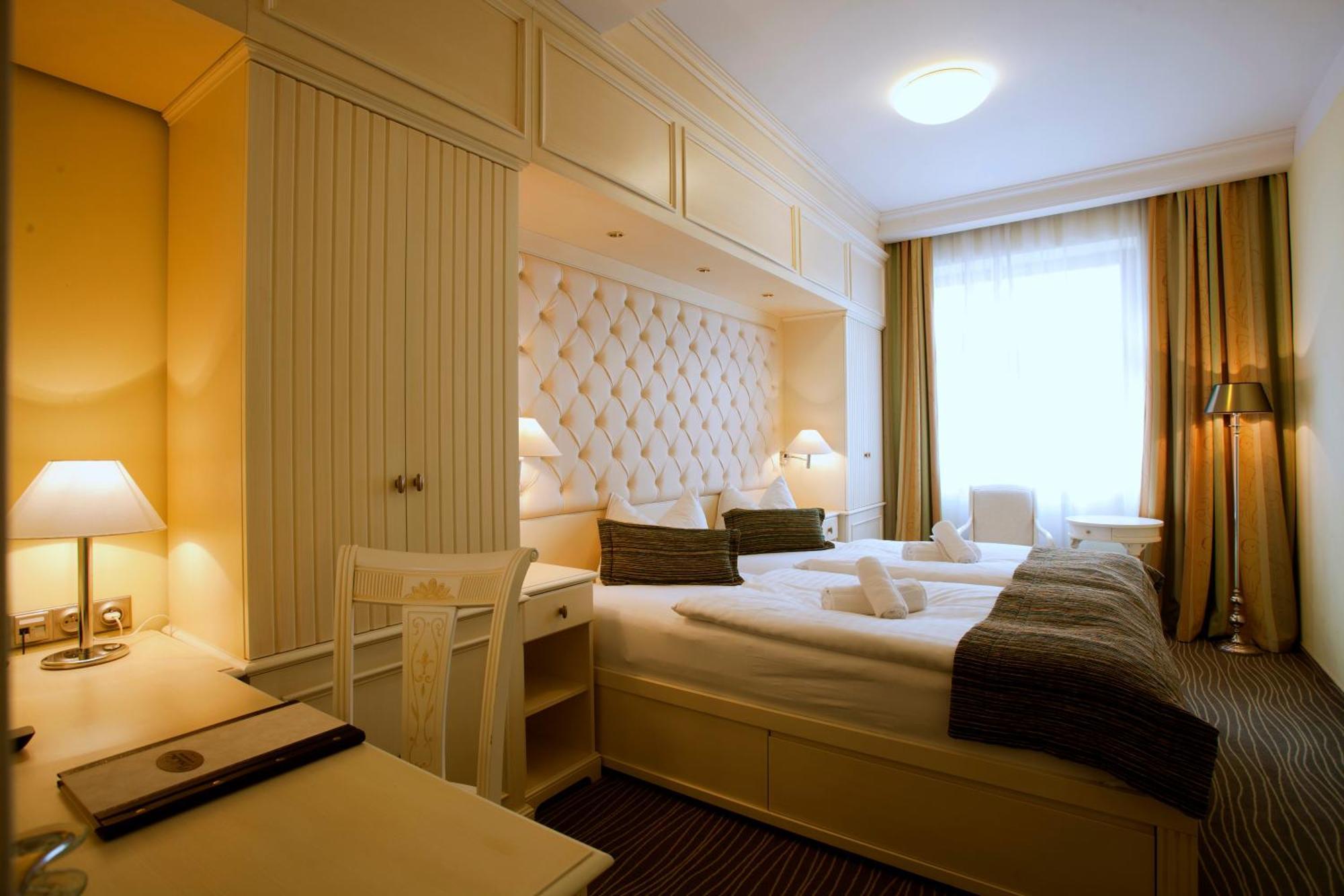 Hotel Ambiente Wellness & Spa Karlovy Vary Exterior photo